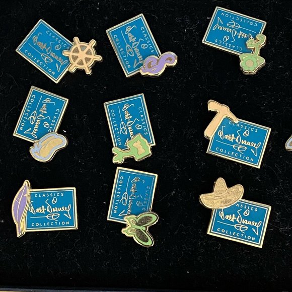 Walt Disney Classic Collection Society Dealers 11 of 12 Piece Boxed Pin Set - Picture 4 of 6